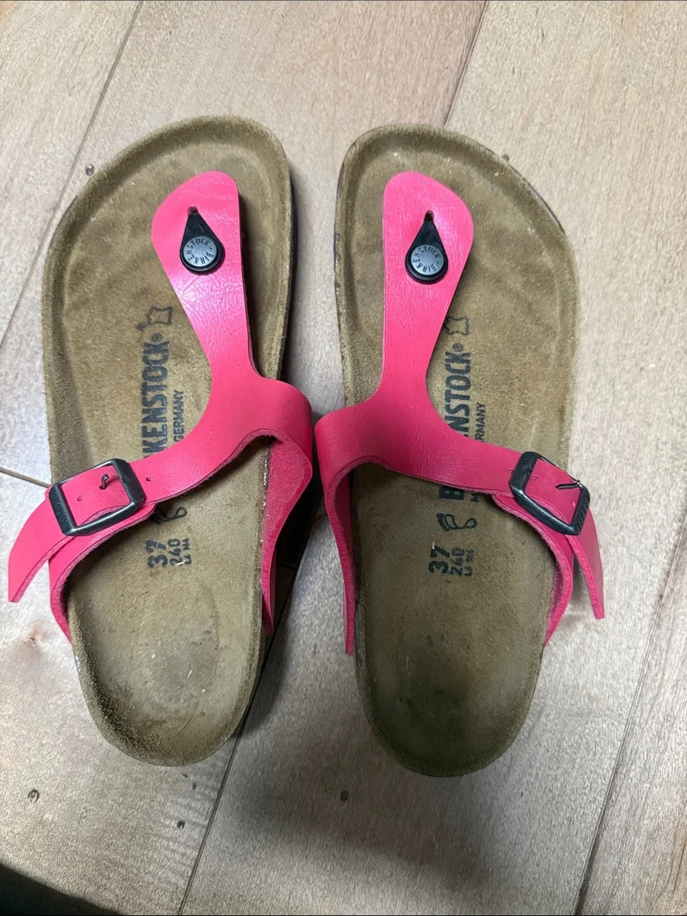 Birkenstock pink/coral Thong Sandals with Buckles - Picture 1 of 2